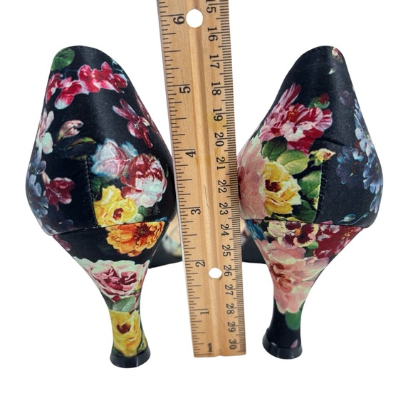 Bellini Cupcake Pump Black Floral Satin Sz. 9 - Picture 9 of 10